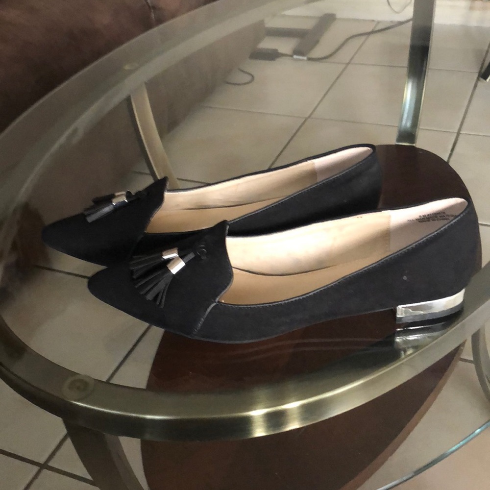 Shoes - Picture 2 of 4
